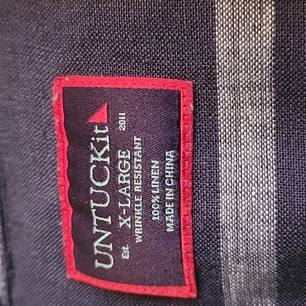 Mens Untuckit button down - Picture 2 of 3